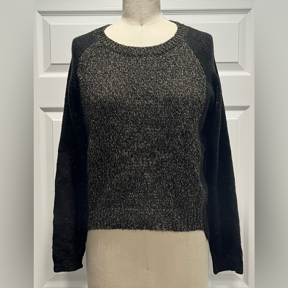 H&M-Divided brand black and gold sweater size S, high low hem